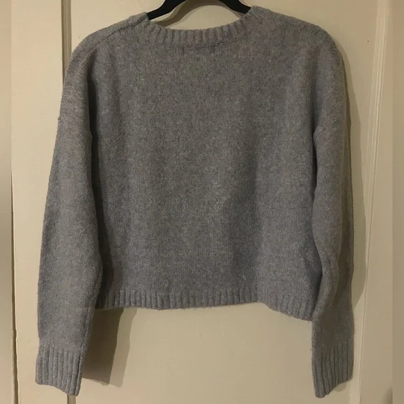 Gray Sweater with White Bow - Picture 3 of 3